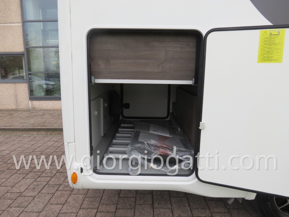 CAMPER MOTORHOME BENIMAR AMPHITRYON 940 POSTI 5 CO