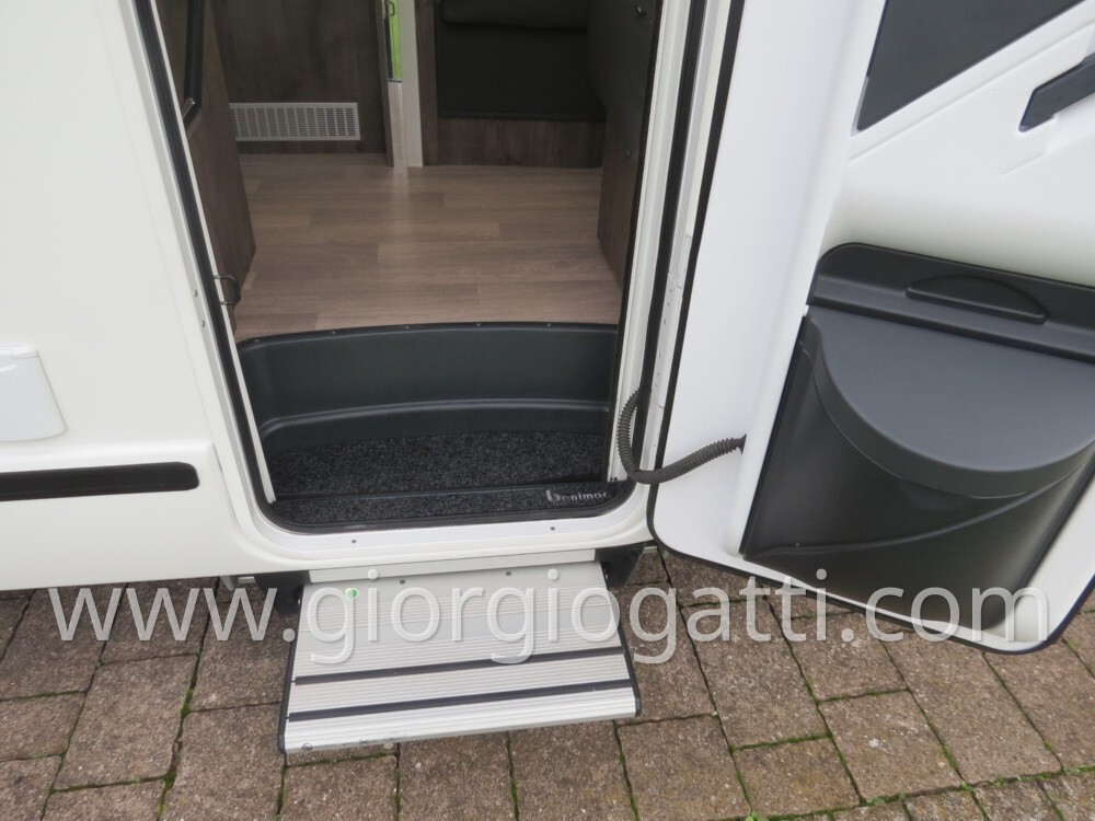 CAMPER MOTORHOME BENIMAR AMPHITRYON 940 POSTI 5 CO
