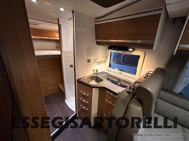 ADRIA MATRIX 670 SP MAXIGARAGE BASCULANTE 165 CV 2