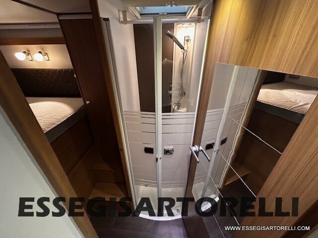 ADRIA MATRIX 670 SP MAXIGARAGE BASCULANTE 165 CV 2