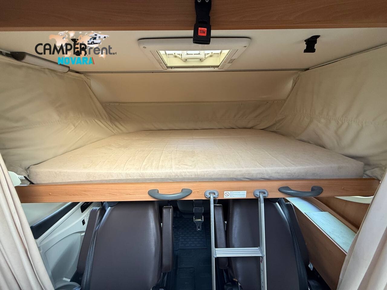 Dethleffs ADVANTAGE INTEGRAL I6951 - LETTO NAUTICO