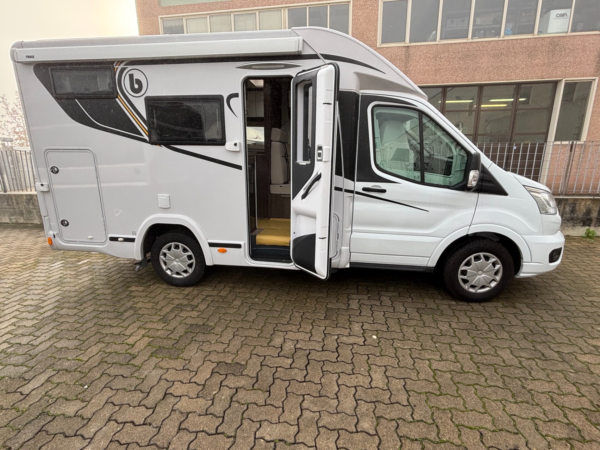 Benimar YRTEO Y 840 LETTO MATRIMONIALE IN CODA