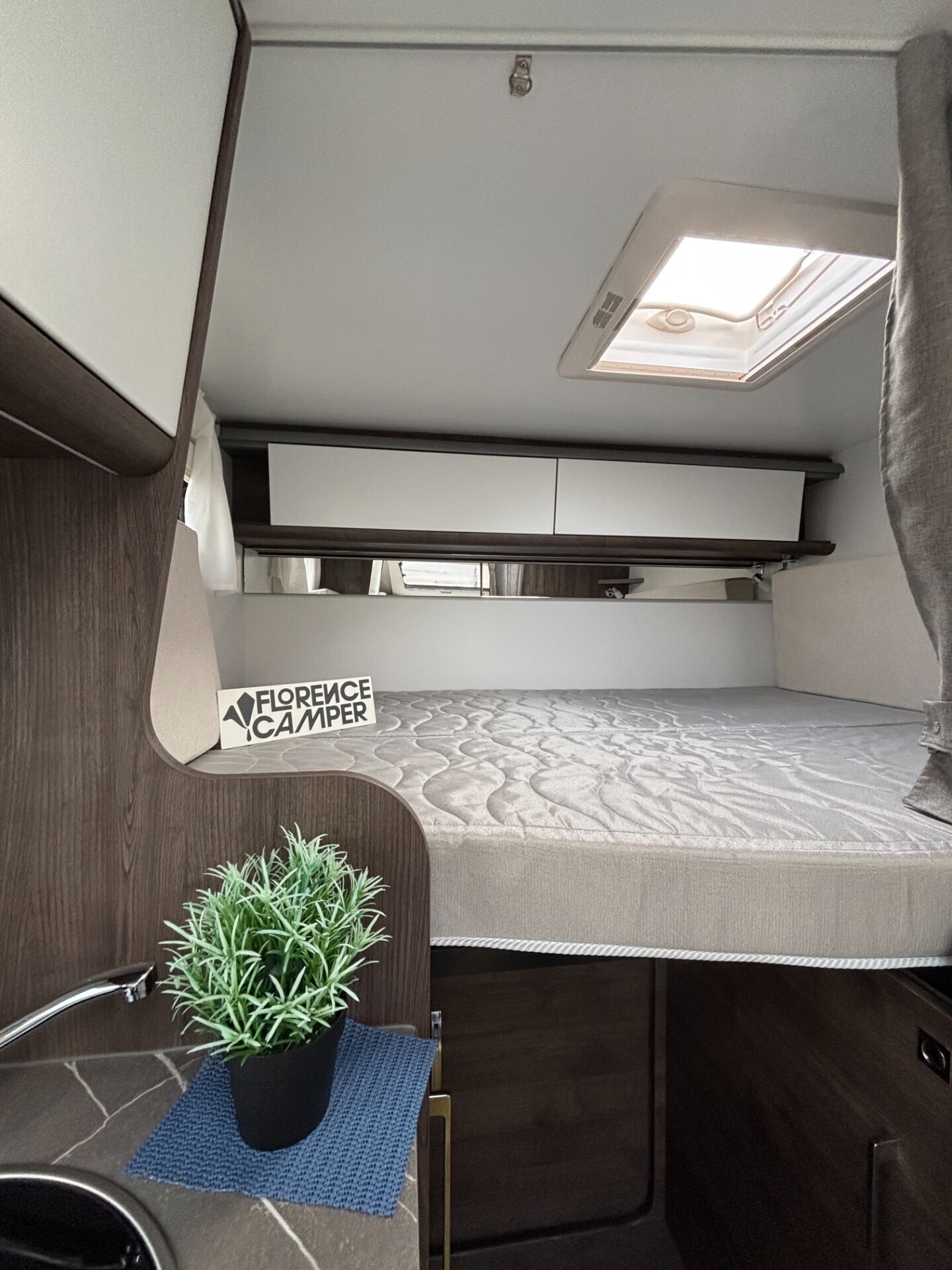 Benimar YRTEO Y 840 LETTO MATRIMONIALE IN CODA