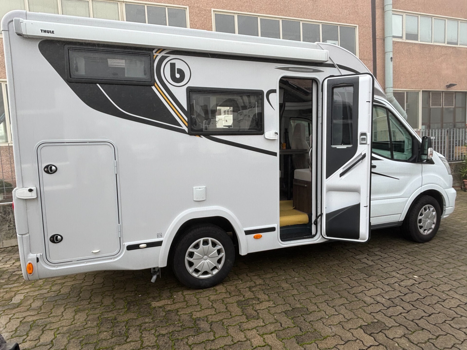 Benimar YRTEO Y 840 LETTO MATRIMONIALE IN CODA