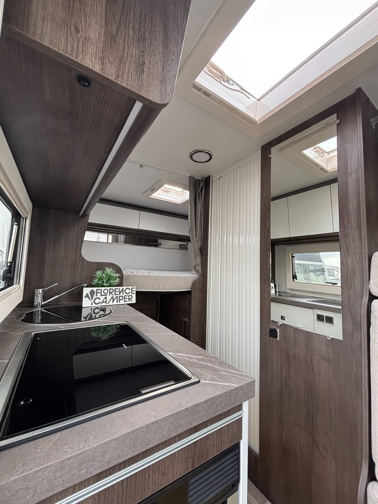 Benimar YRTEO Y 840 LETTO MATRIMONIALE IN CODA