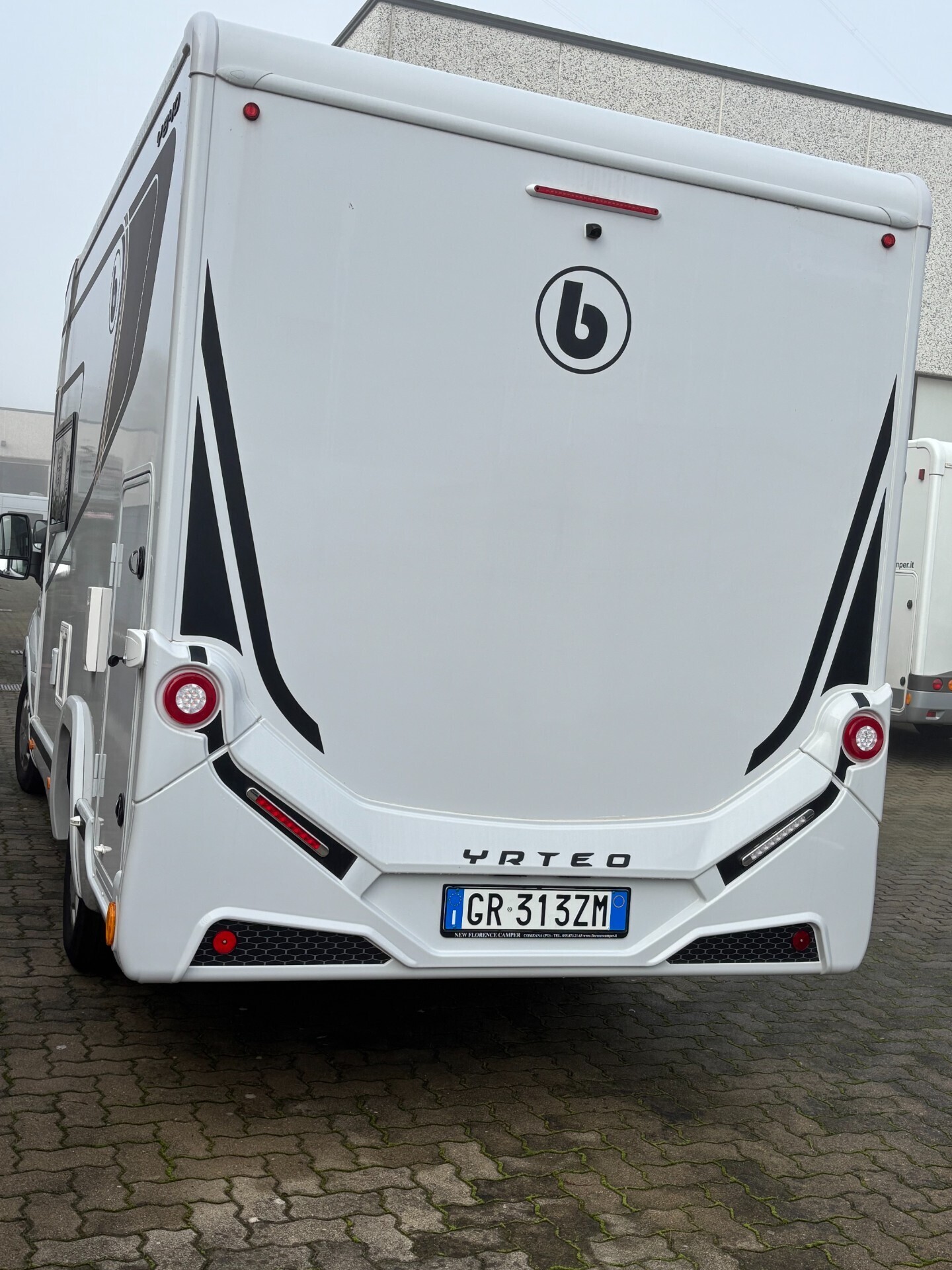 Benimar YRTEO Y 840 LETTO MATRIMONIALE IN CODA