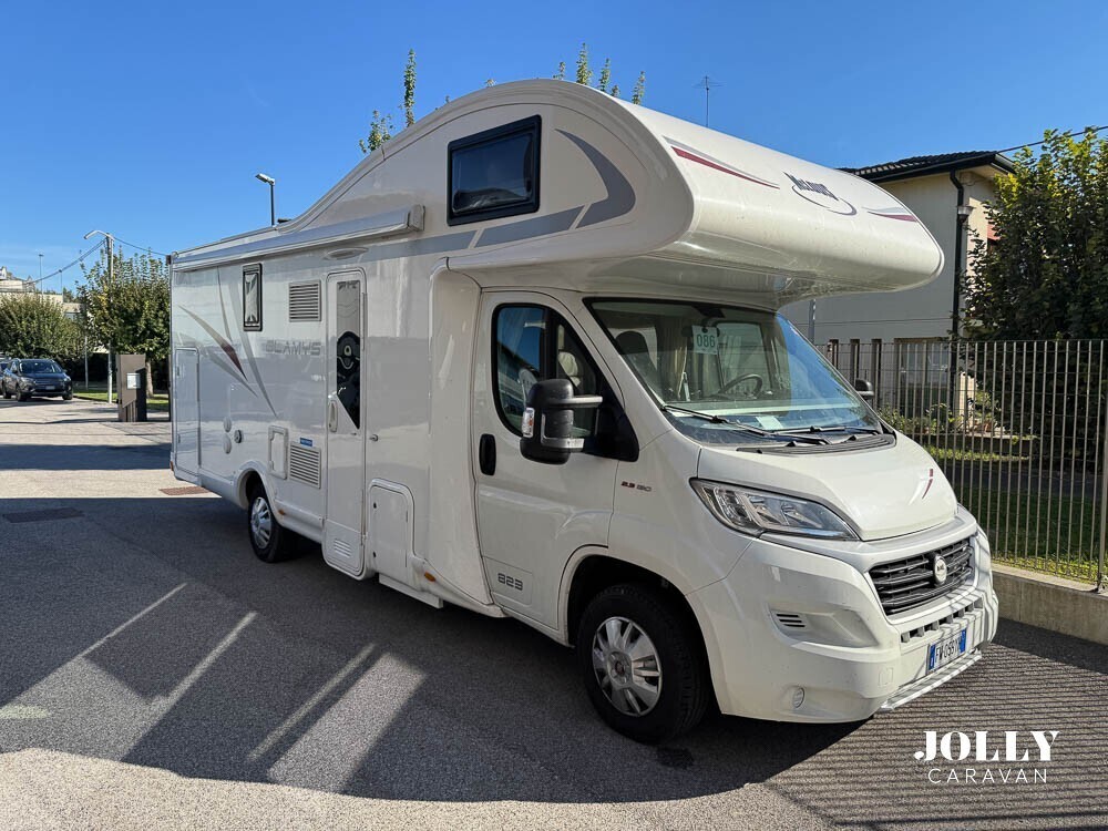 Camper Usato McLouis Glamys 823 - Mansardato 6 pos