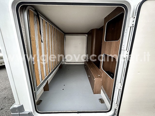 CI Elliot 95 Mansardato Maxi Garage IVA Esposta