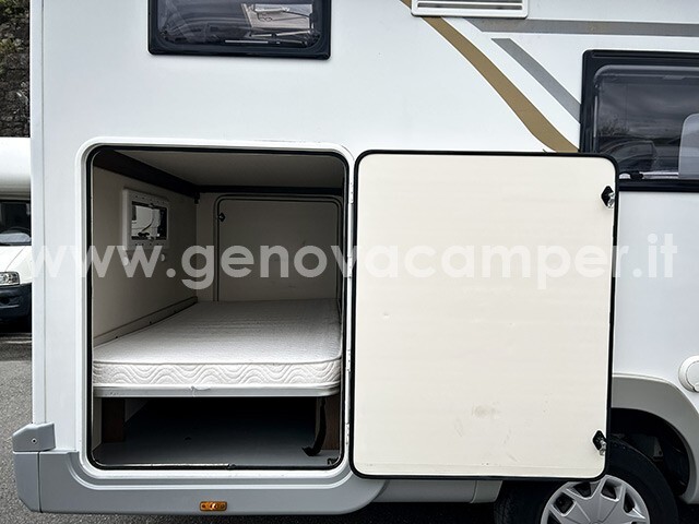 CI Elliot 95 Mansardato Maxi Garage IVA Esposta