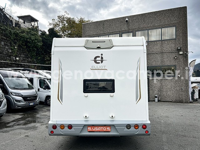 CI Elliot 95 Mansardato Maxi Garage IVA Esposta