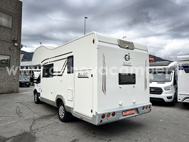 CI Elliot 95 Mansardato Maxi Garage IVA Esposta