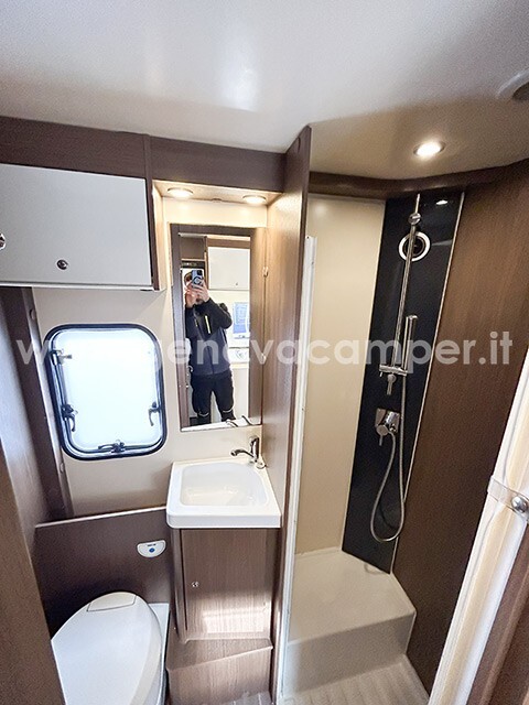 CI Elliot 95 Mansardato Maxi Garage IVA Esposta