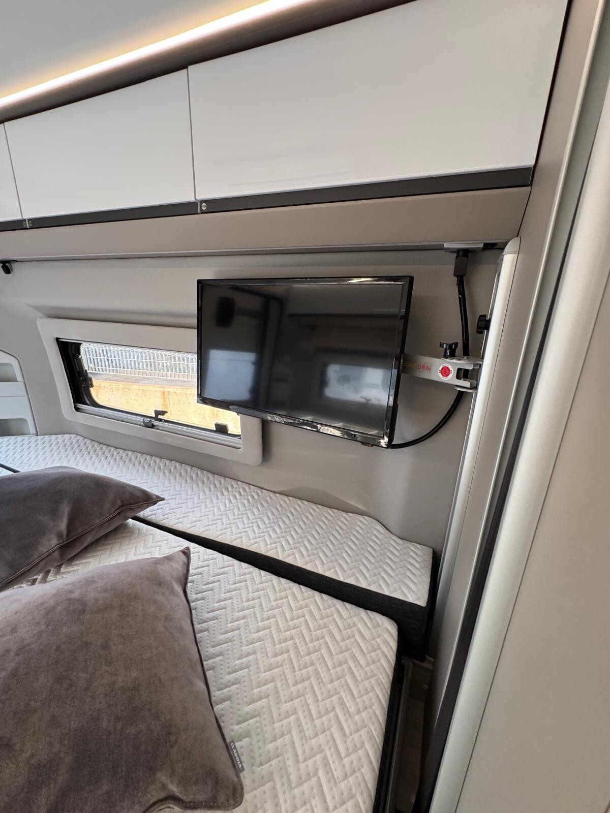 ADRIA TWIN 640 SGX PLUS 2025