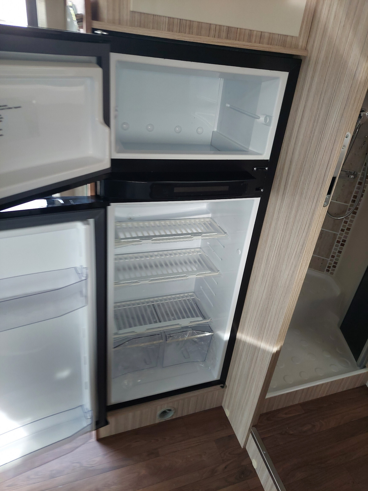Elnagh T-Loft 582