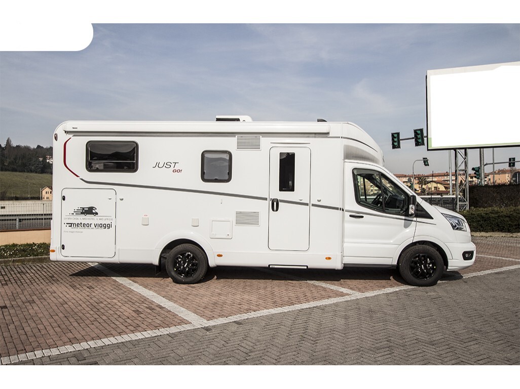 Camper Semintegrale 4 posti Dethleffs T7055 Just G