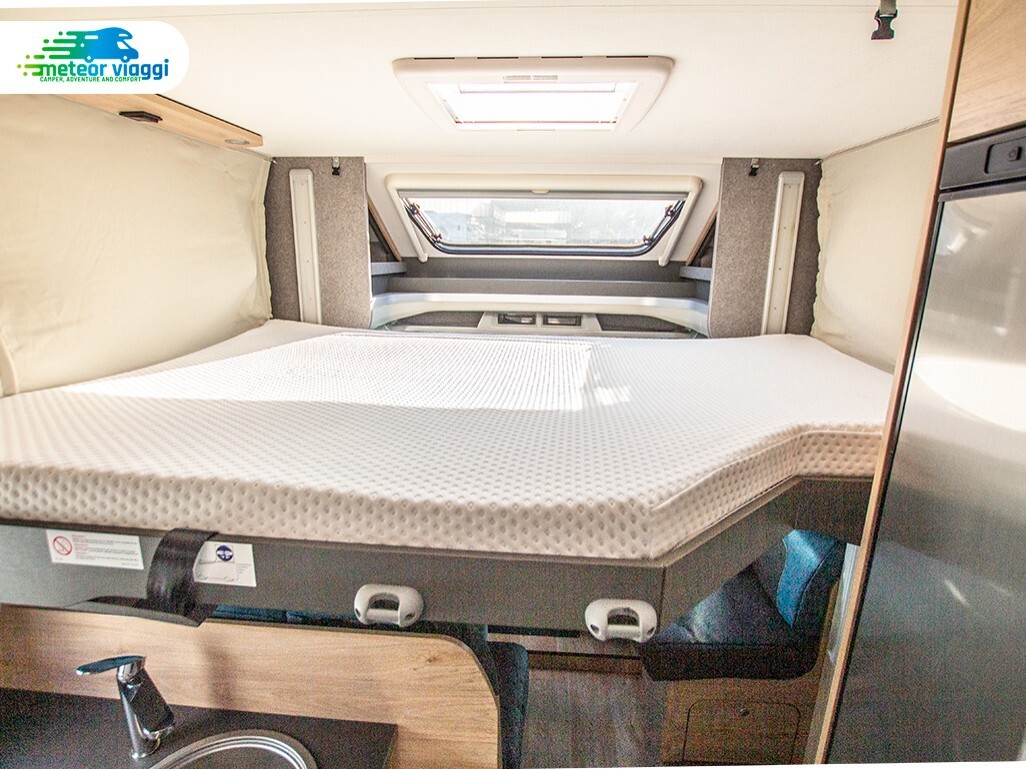 Camper Semintegrale 4 posti Dethleffs T7055 Just G