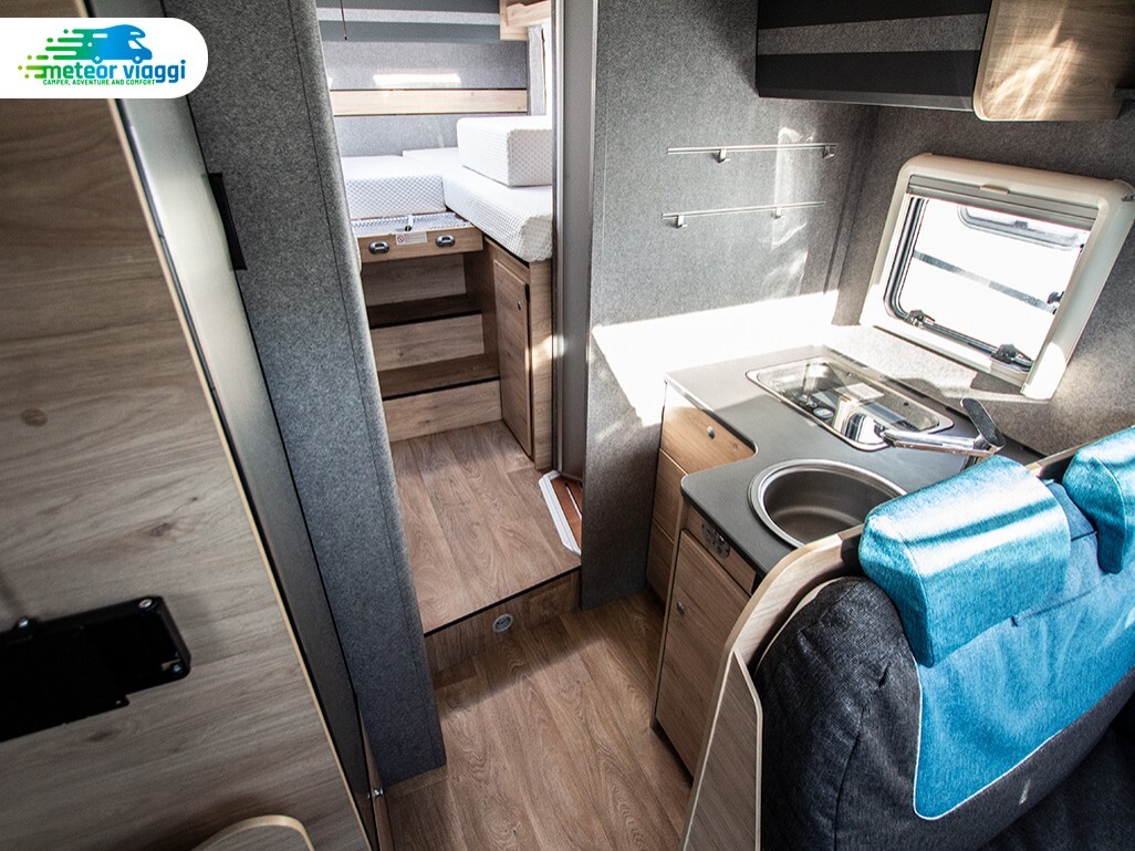 Camper Semintegrale 4 posti Dethleffs T7055 Just G