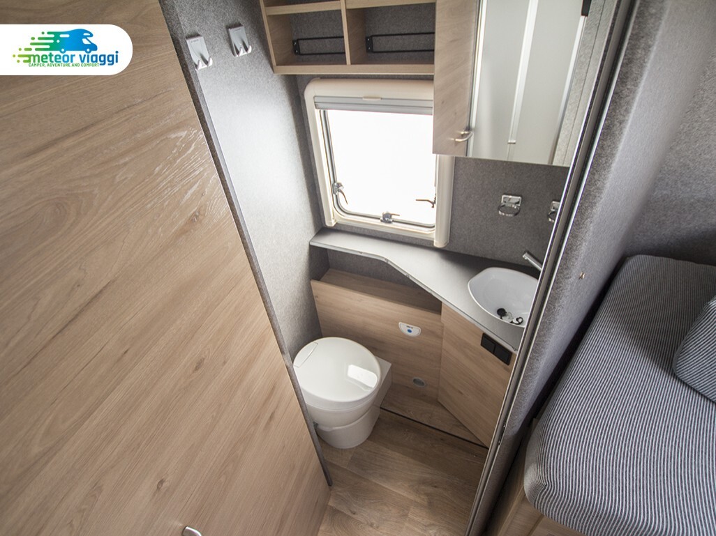 Camper Semintegrale 4 posti Dethleffs T7055 Just G