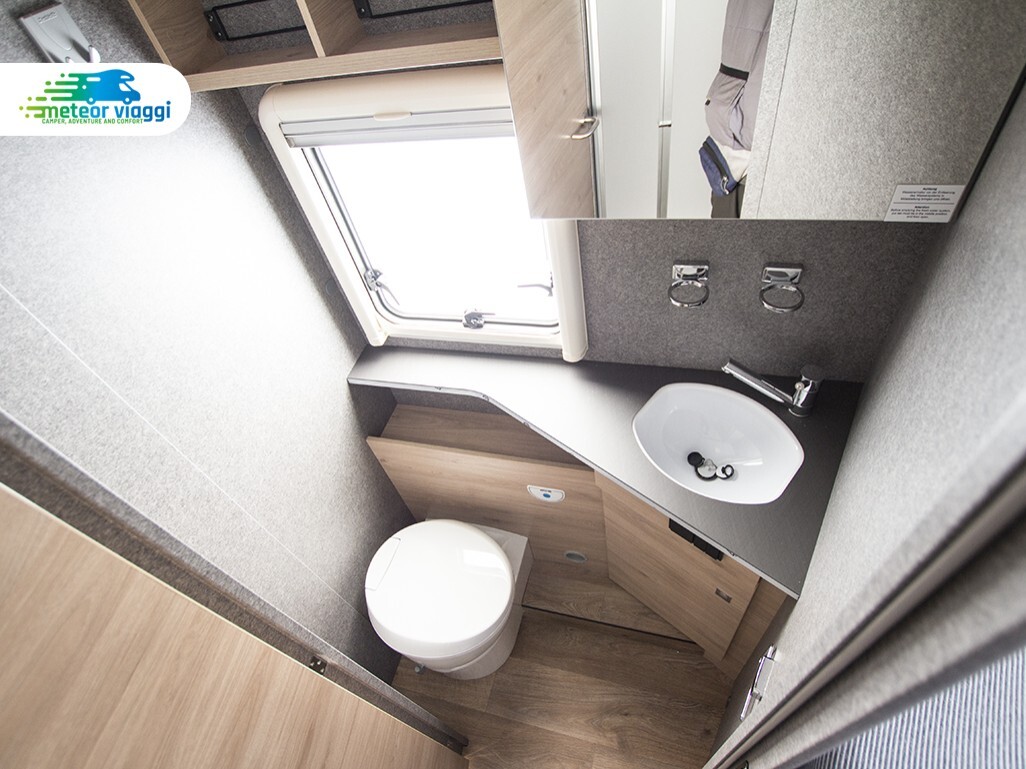 Camper Semintegrale 4 posti Dethleffs T7055 Just G