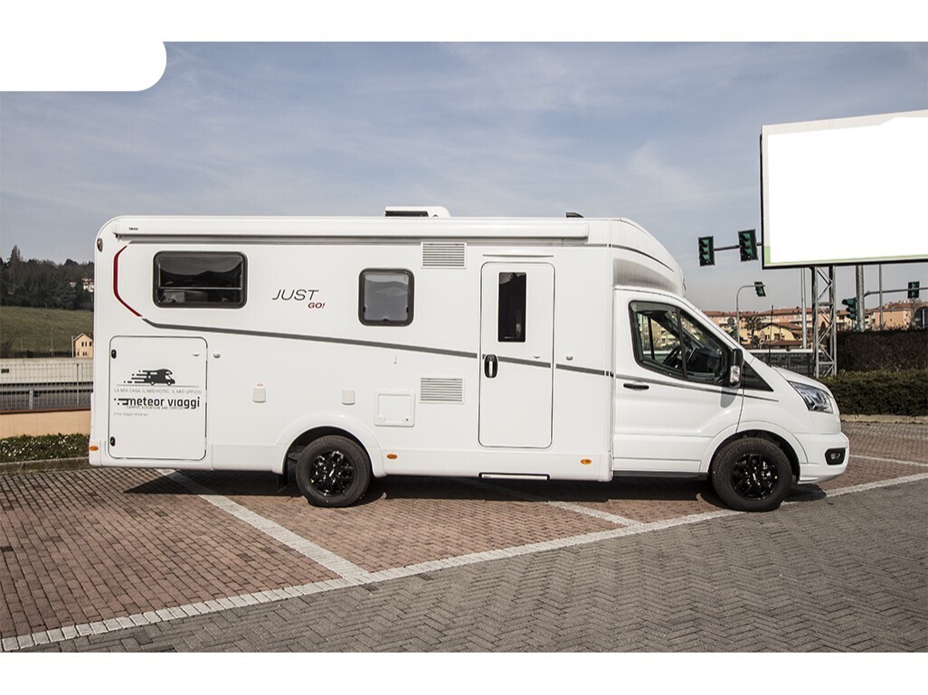 Camper Semintegrale 4 posti Dethleffs T7055 Just G