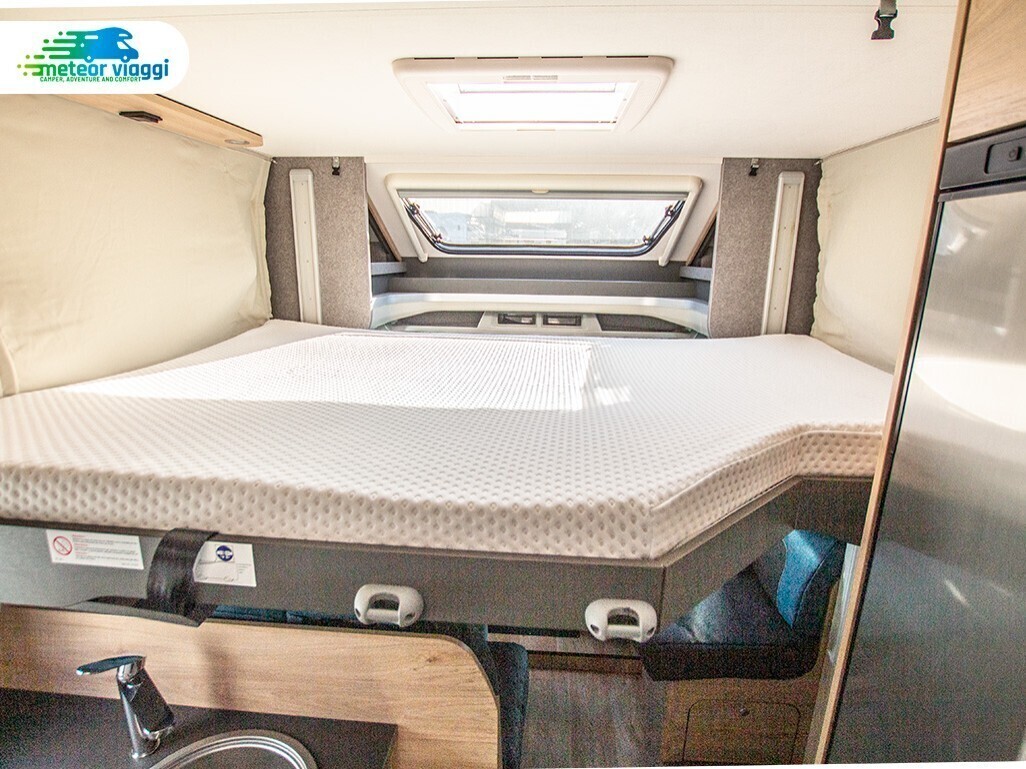 Camper Semintegrale 4 posti Dethleffs T7055 Just G