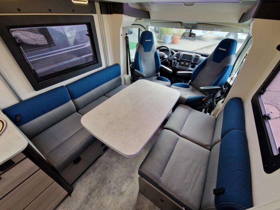 Semintegrale Usato Chausson X550 con pannello sola