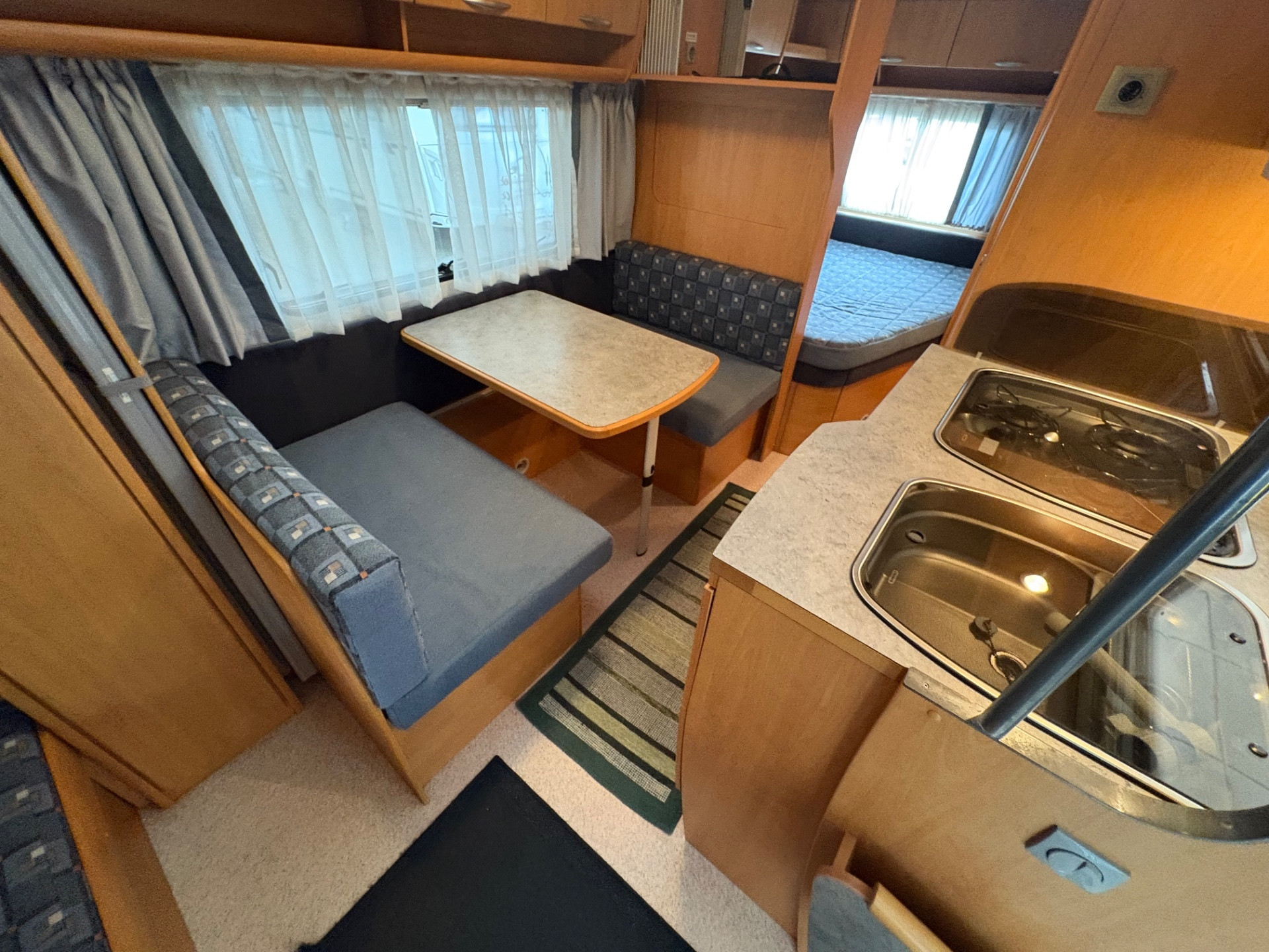 Knaus Eifelland 520-posti 4-veranda