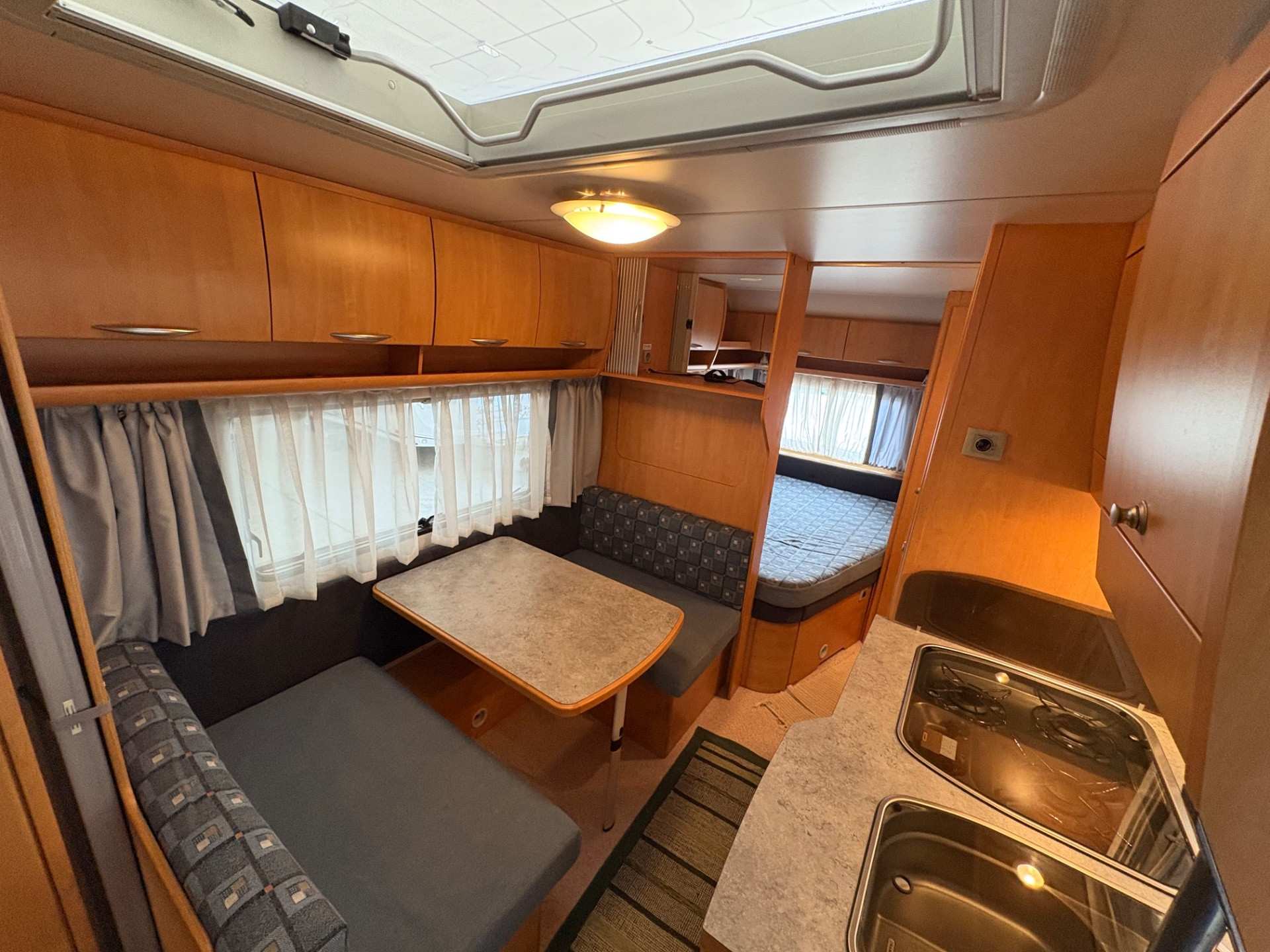 Knaus Eifelland 520-posti 4-veranda