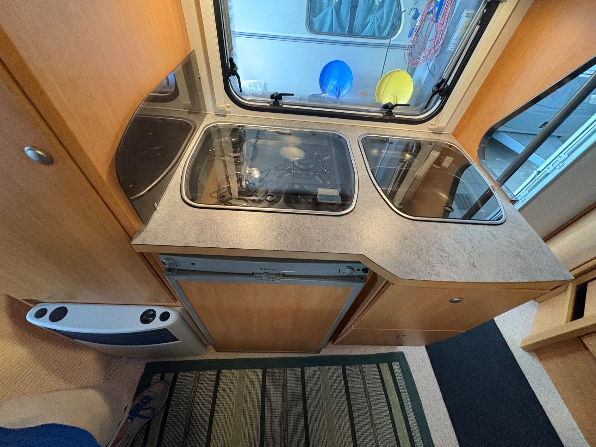 Knaus Eifelland 520-posti 4-veranda