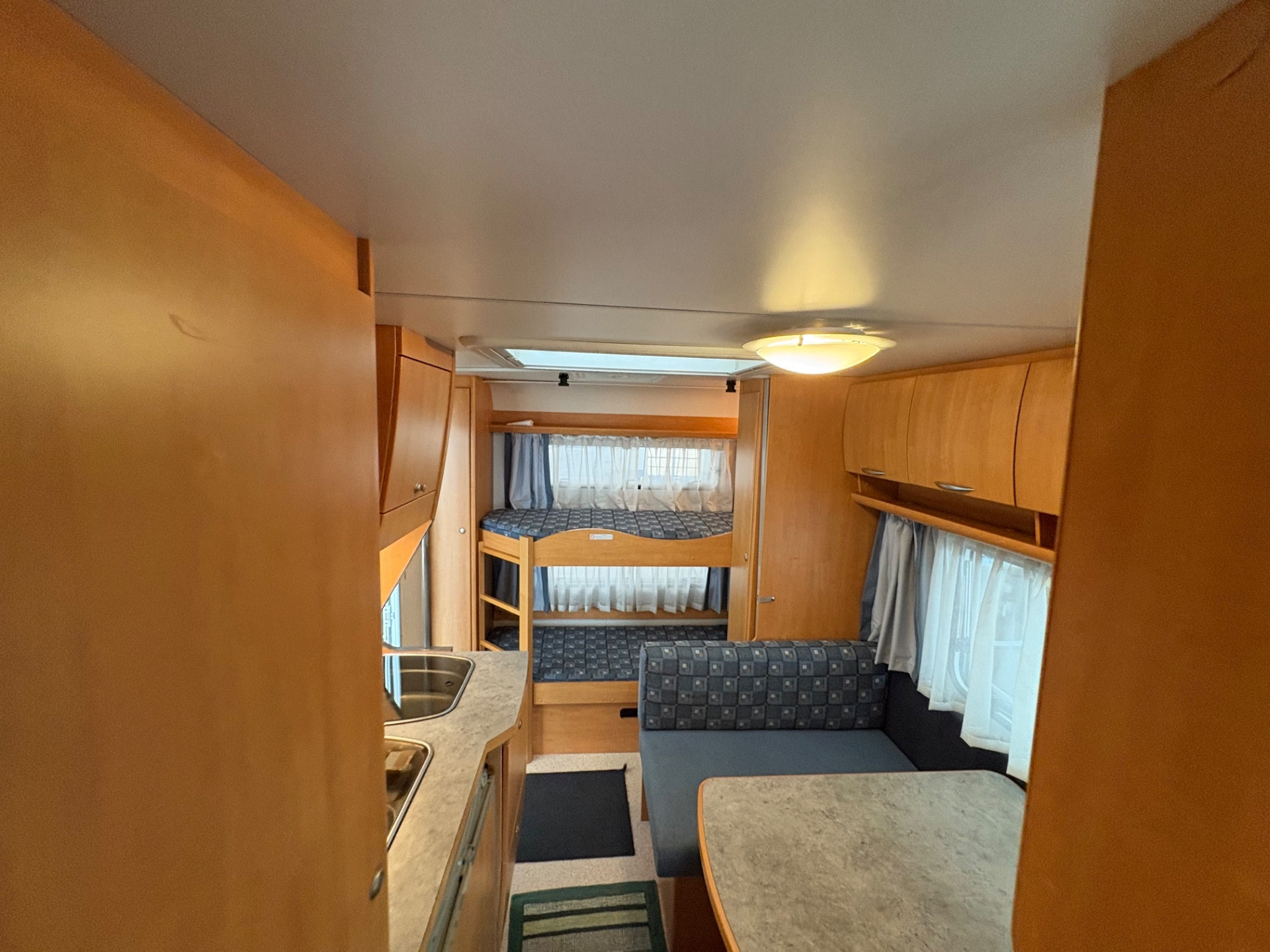 Knaus Eifelland 520-posti 4-veranda