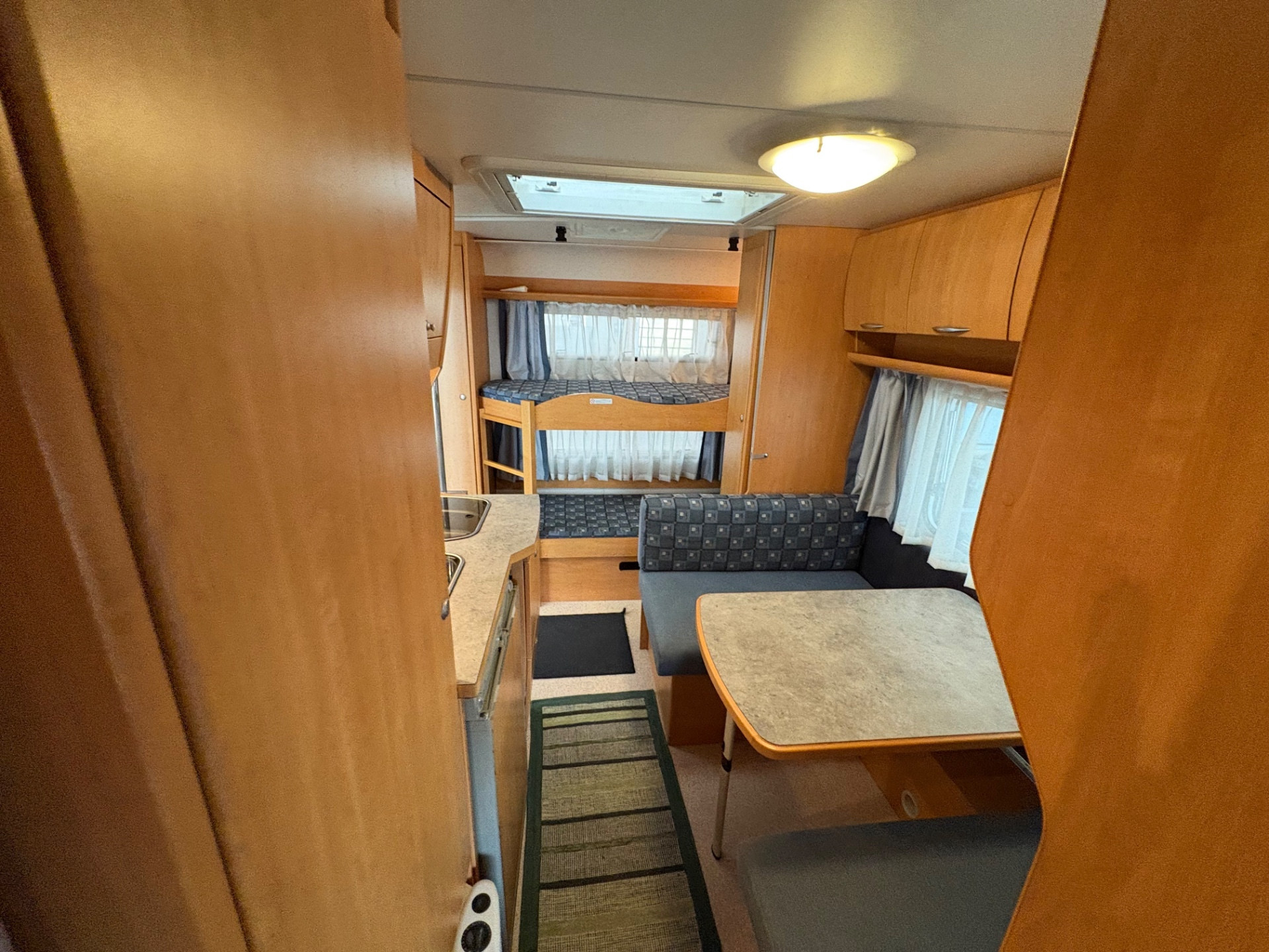 Knaus Eifelland 520-posti 4-veranda