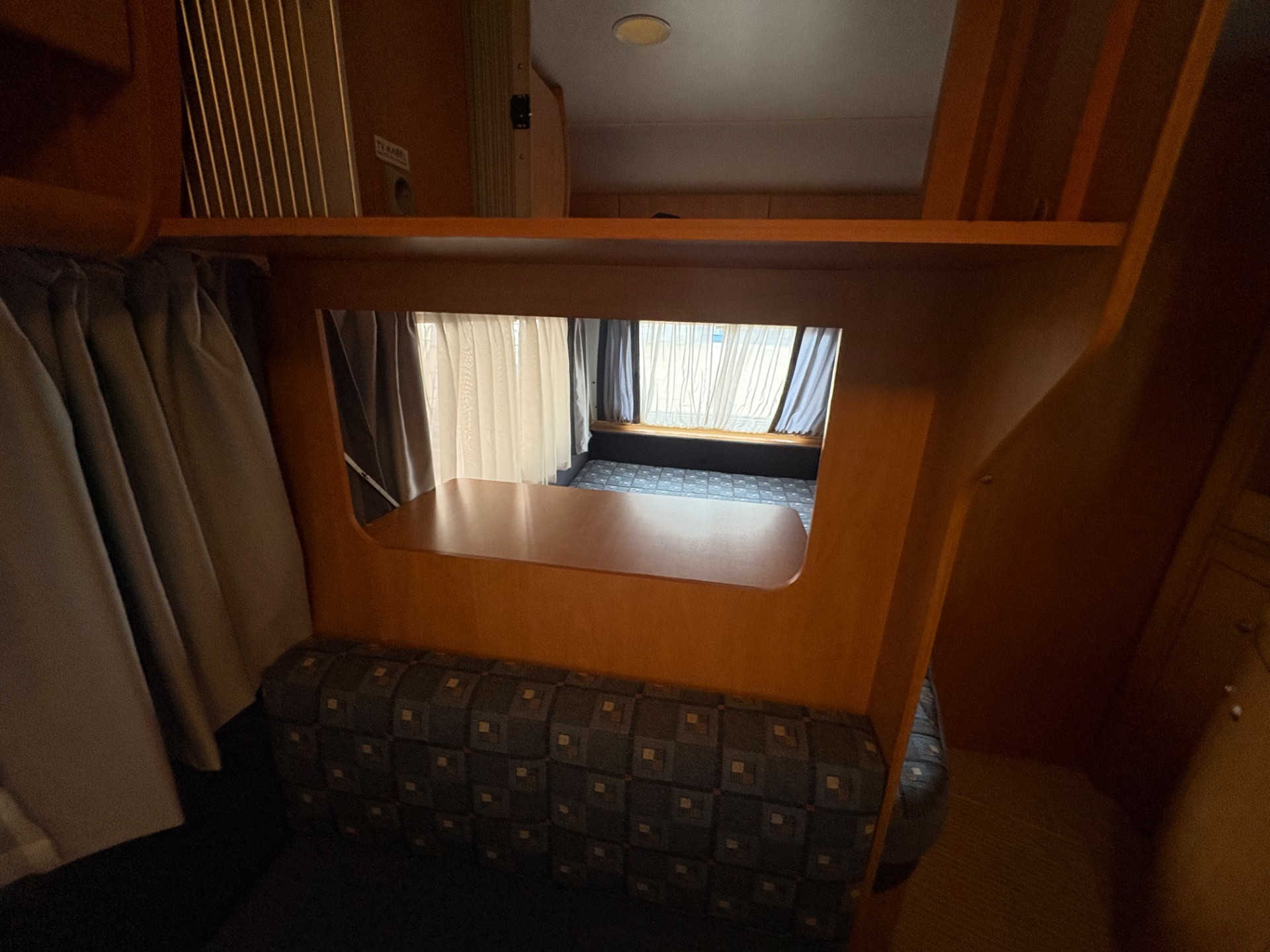 Knaus Eifelland 520-posti 4-veranda