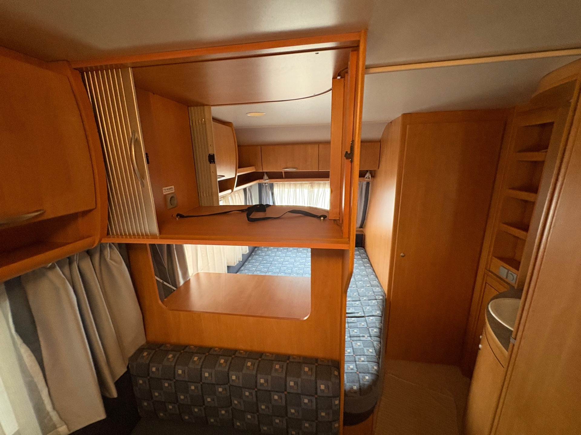 Knaus Eifelland 520-posti 4-veranda