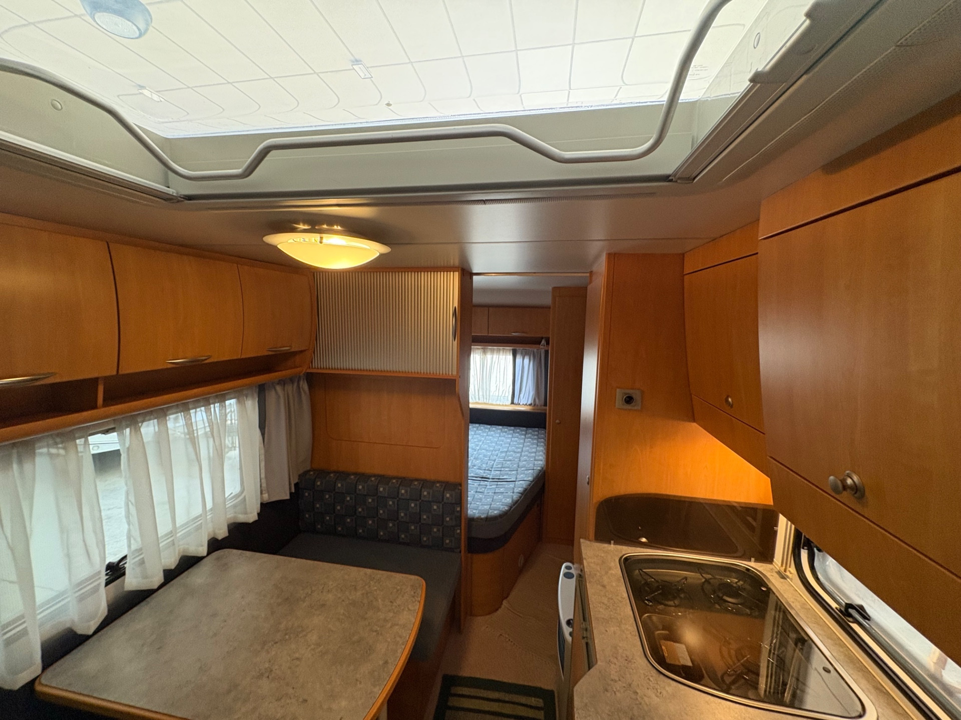 Knaus Eifelland 520-posti 4-veranda