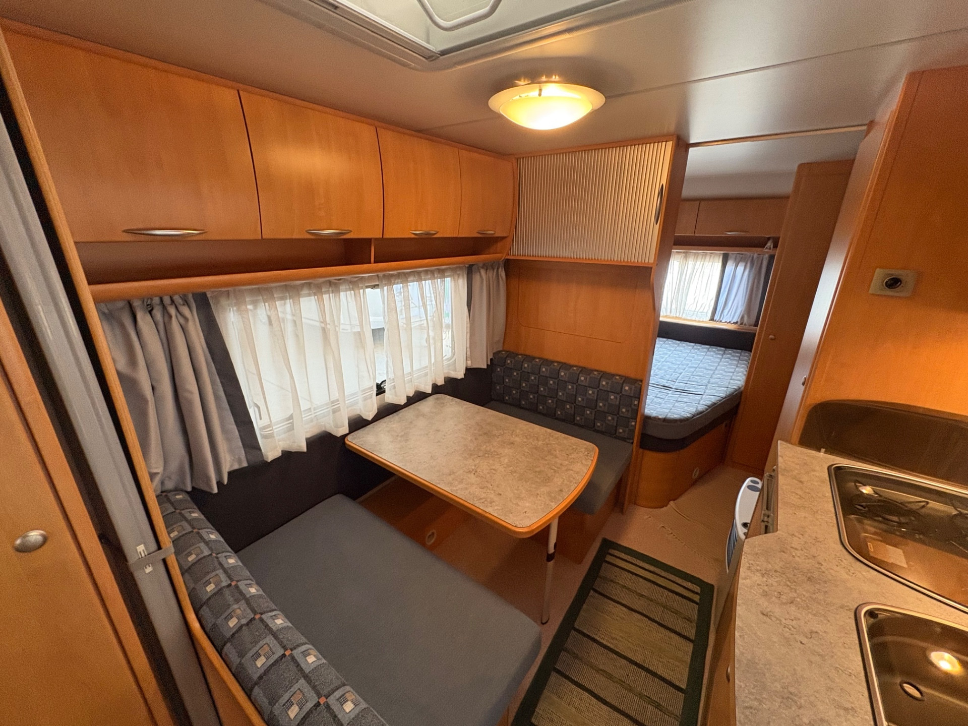 Knaus Eifelland 520-posti 4-veranda