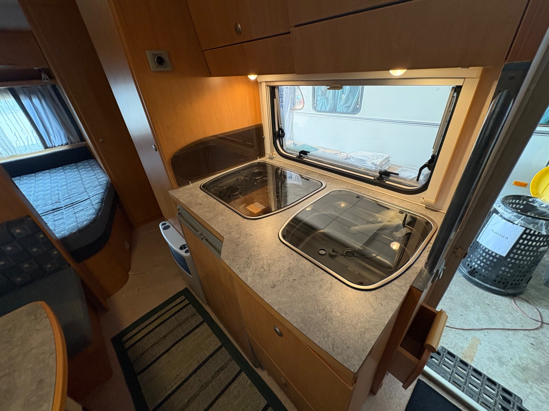 Knaus Eifelland 520-posti 4-veranda