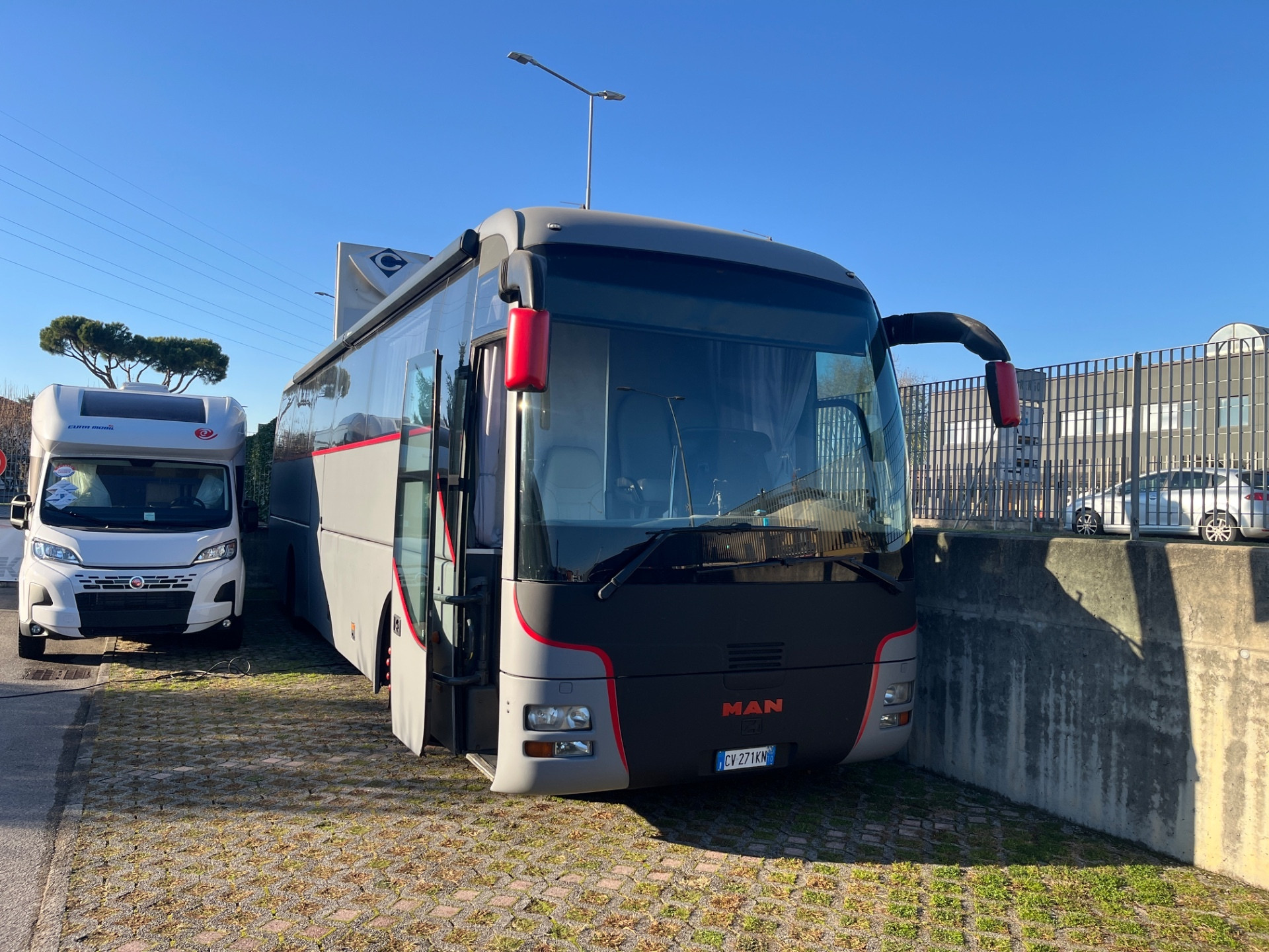 Man Pullman Camperizzato 12 metri 18qli