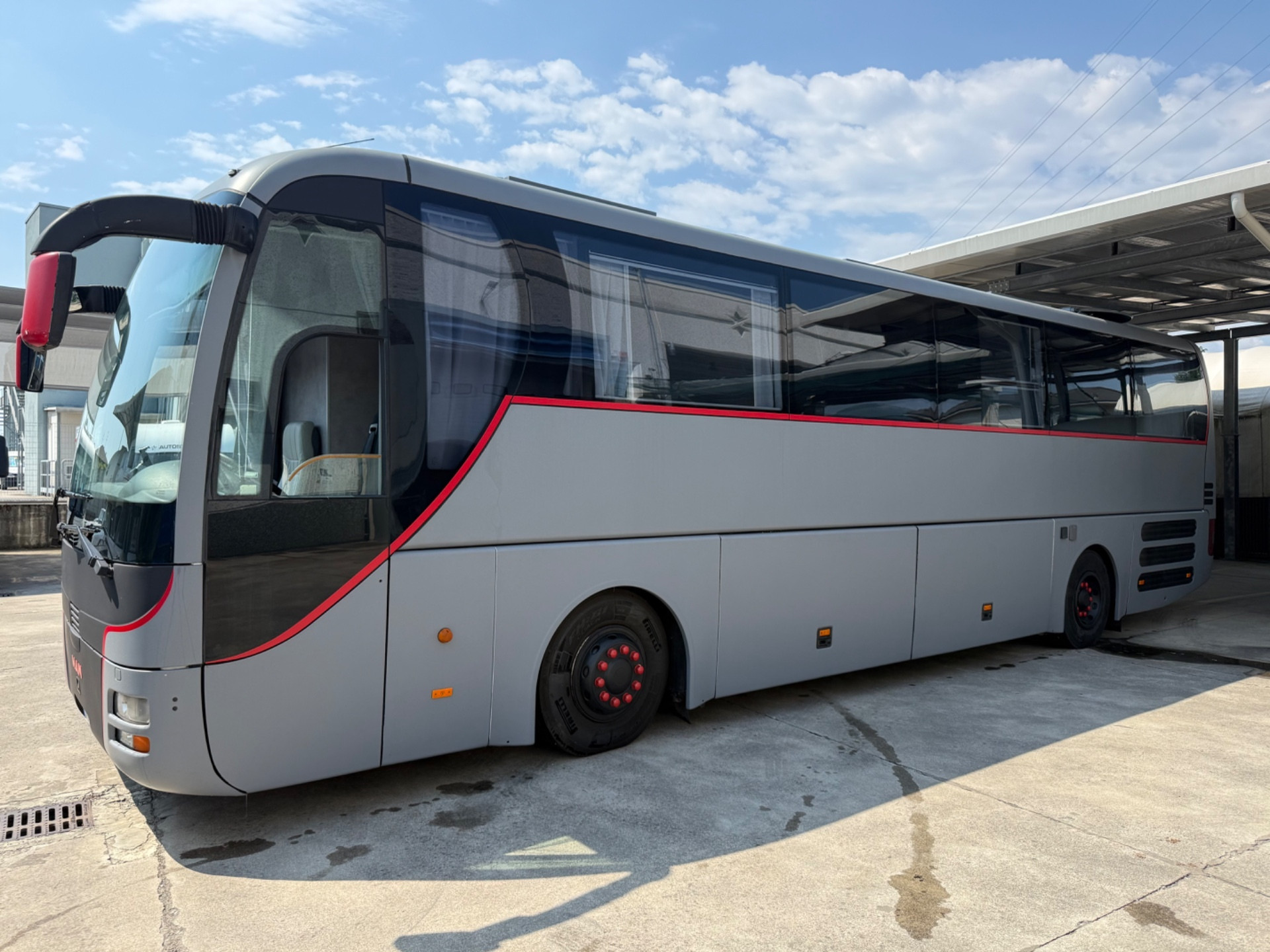 Man Pullman Camperizzato 12 metri 18qli