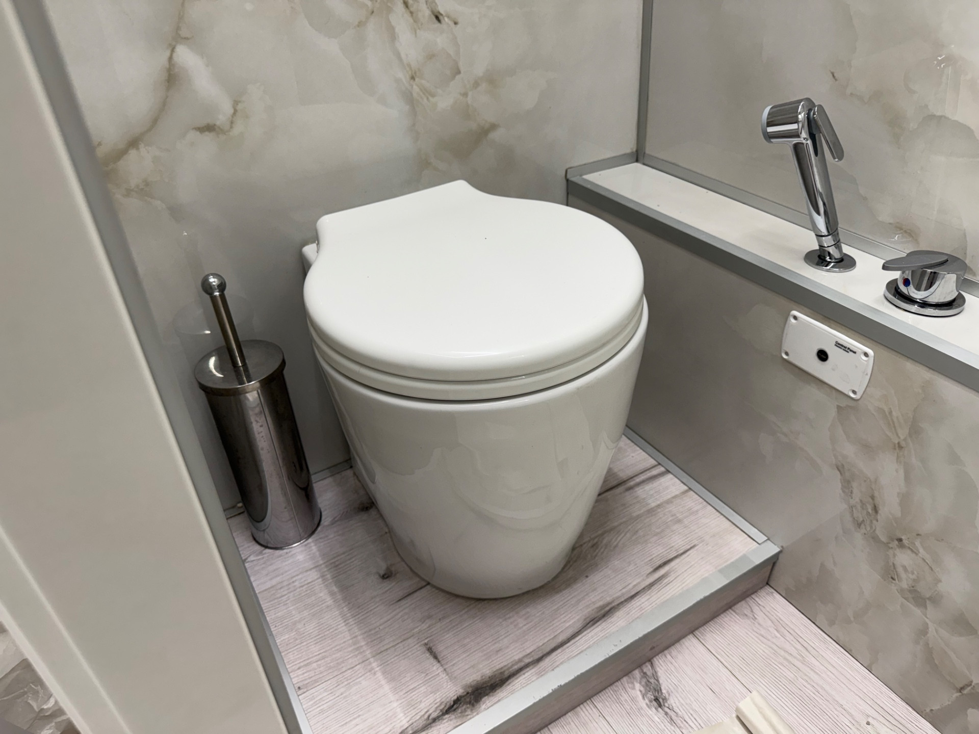 Man Pullman Camperizzato 12 metri 18qli