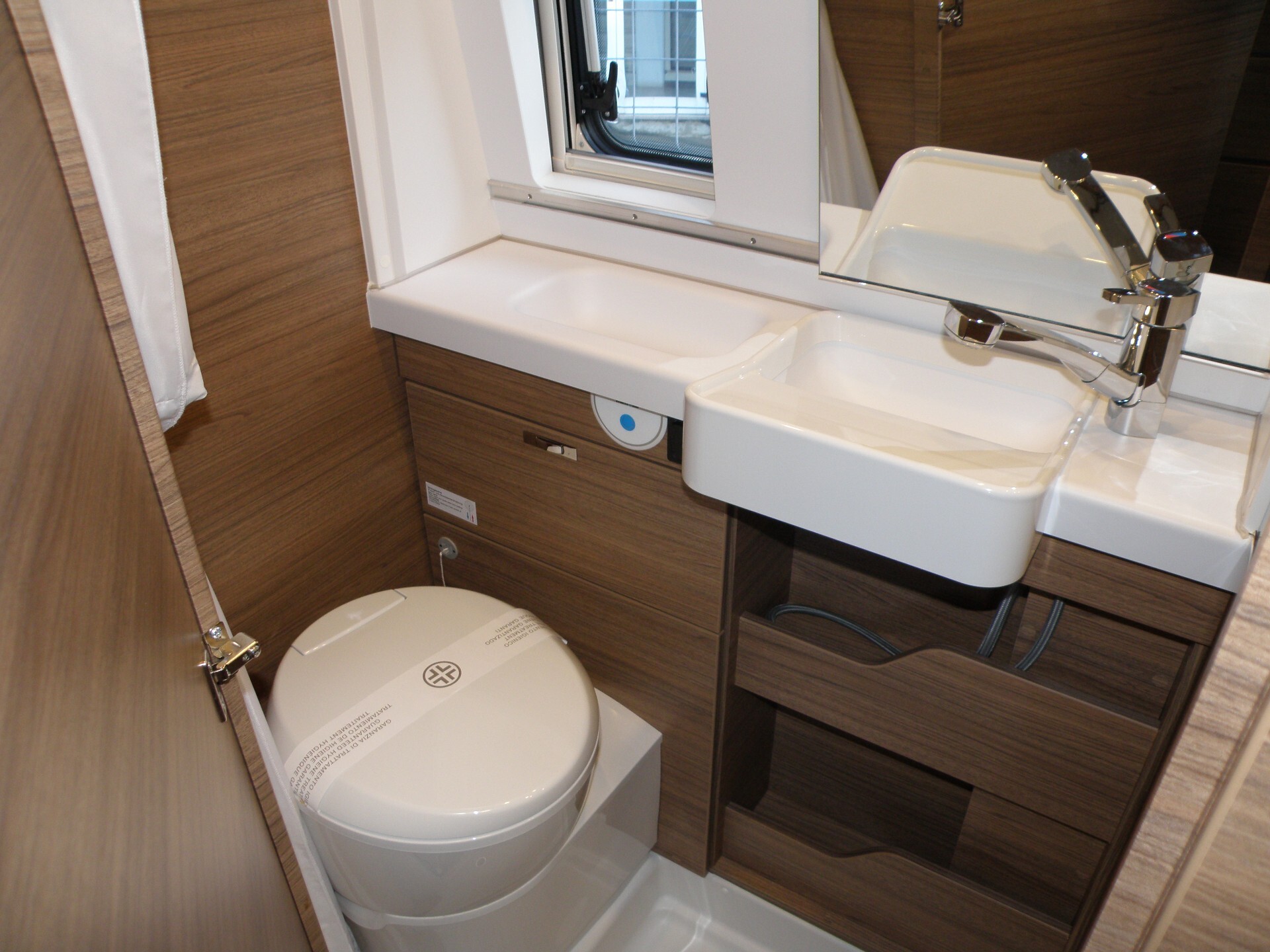 KNAUS BOX LIFE 600 VAN TETTO A SOFFIETTO