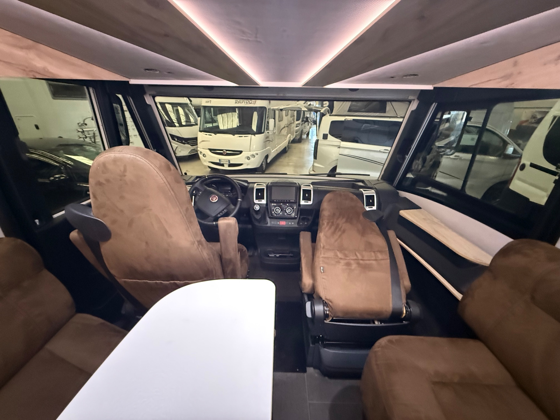 LE VOYAGEUR 6.8 DOPPIO PAVIMENTO