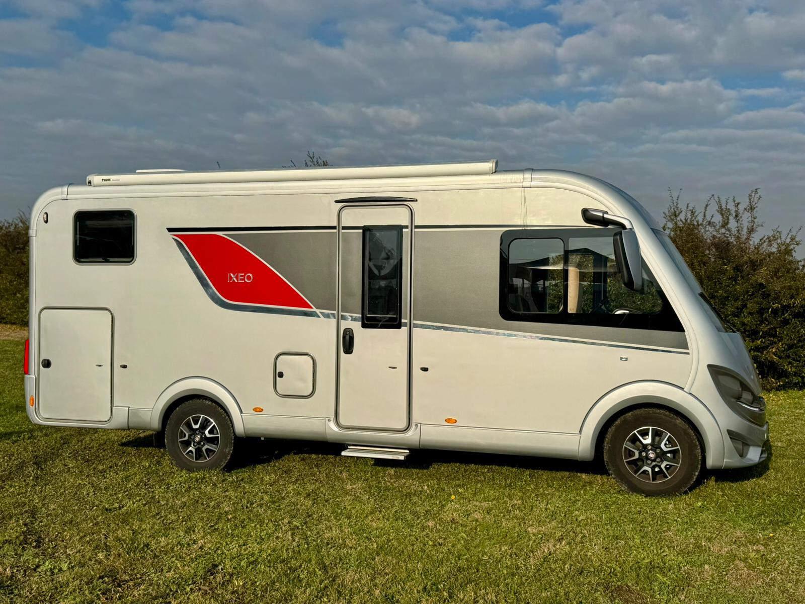 Motorhome Bürstner Ixeo I 690 G Premium- Letti gem