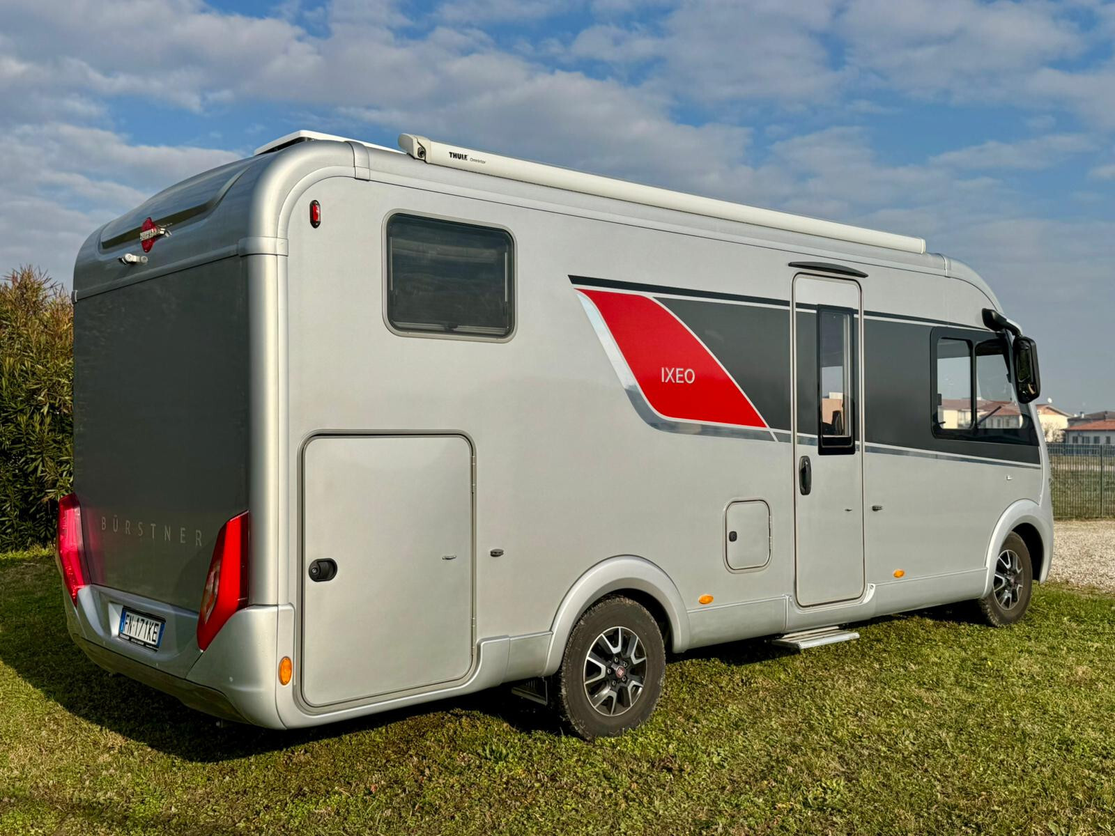 Motorhome Bürstner Ixeo I 690 G Premium- Letti gem