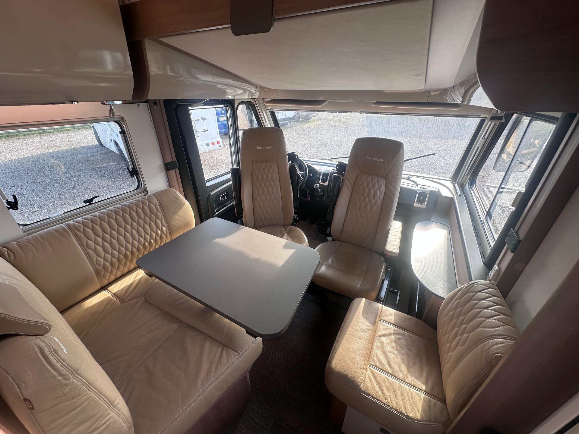 Motorhome Bürstner Ixeo I 690 G Premium- Letti gem