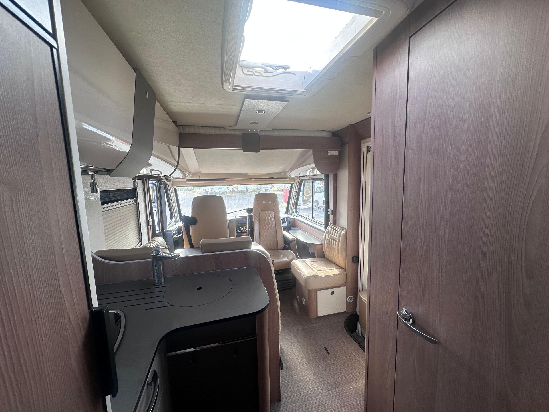 Motorhome Bürstner Ixeo I 690 G Premium- Letti gem