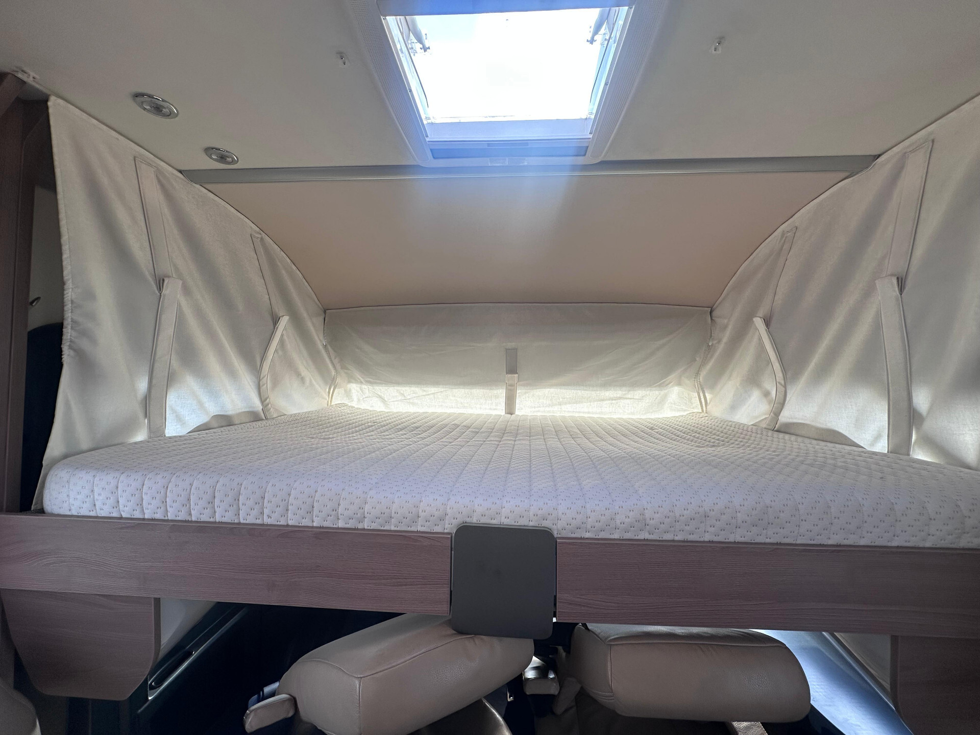 Motorhome Bürstner Ixeo I 690 G Premium- Letti gem