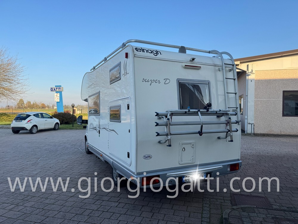 camper Elnagh Super D 105 mansardato con letti a c