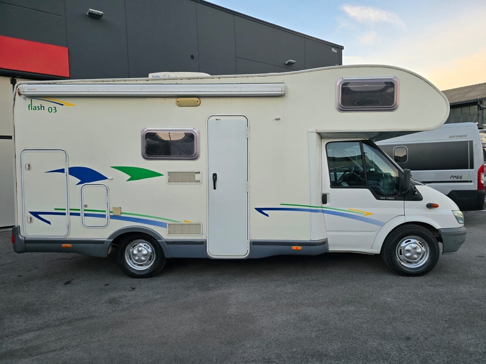 Chausson Flash 3 - MANSARDATO con LETTI TRASVERSAL