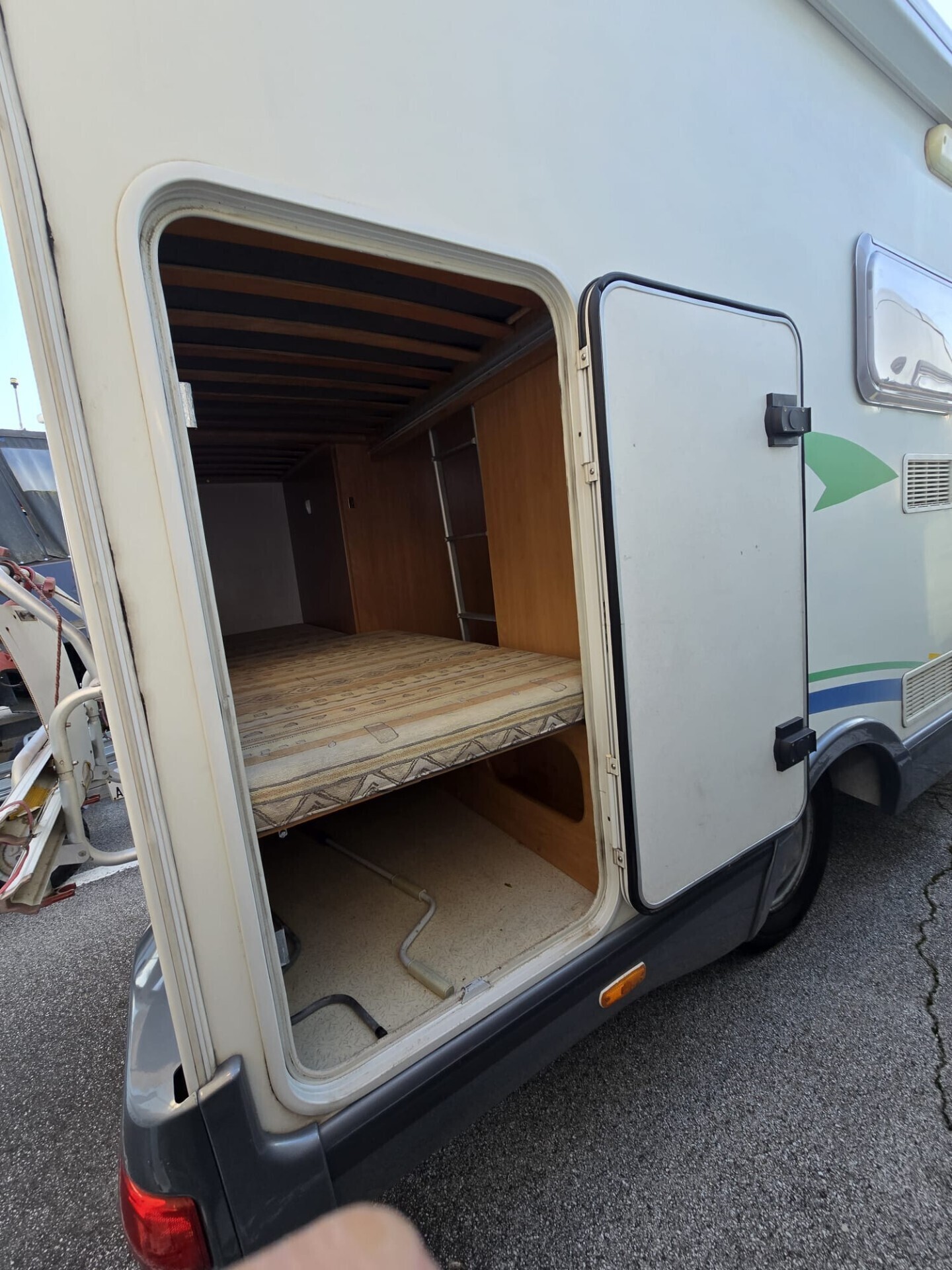 Chausson Flash 3 - MANSARDATO con LETTI TRASVERSAL