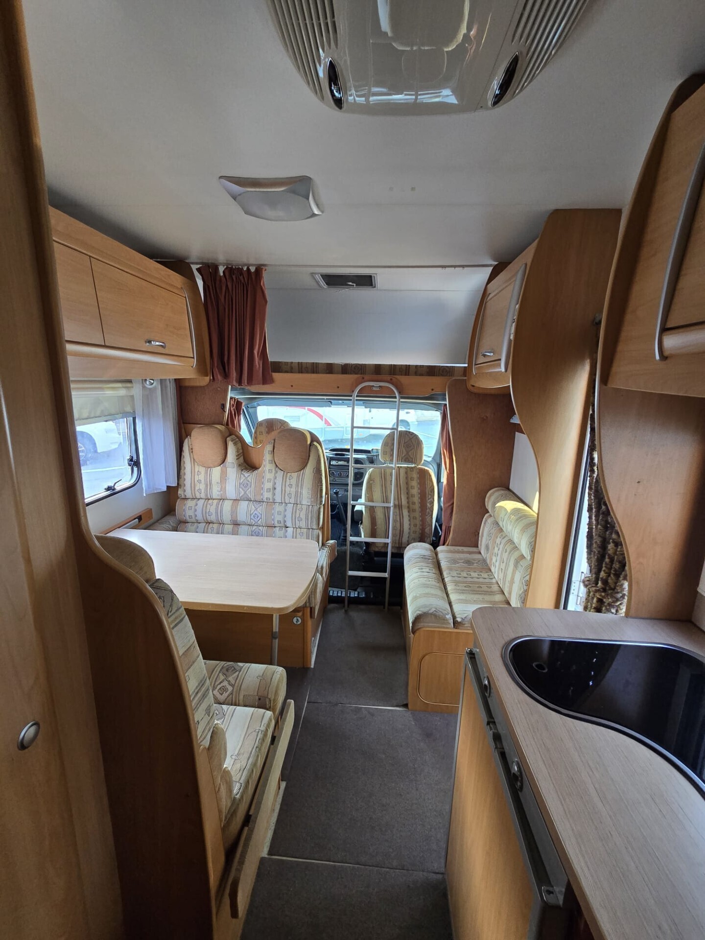 Chausson Flash 3 - MANSARDATO con LETTI TRASVERSAL